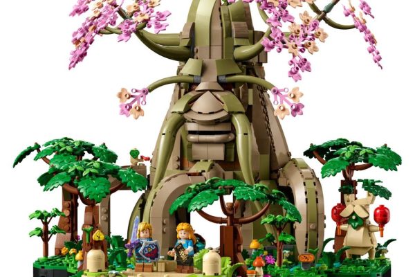 The Great Deku Tree from Breath of the Wild in Lego form.