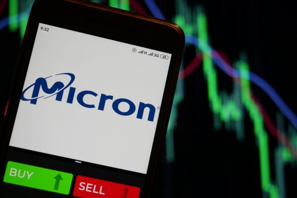 How To Earn $500 A Month From Micron Stock Ahead Of Q3 Earnings Report